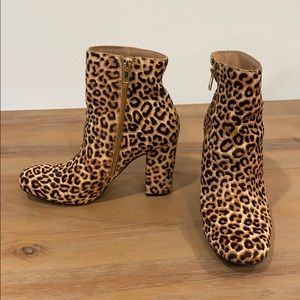 Heeled boots leopard